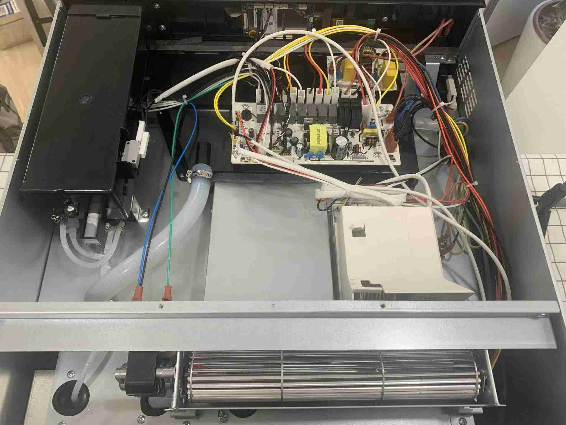 Kipas Aliran Silang ChungFo Meningkatkan Performa Pendinginan untuk Kombinasi Oven Microwave-Uap-Terkemuka